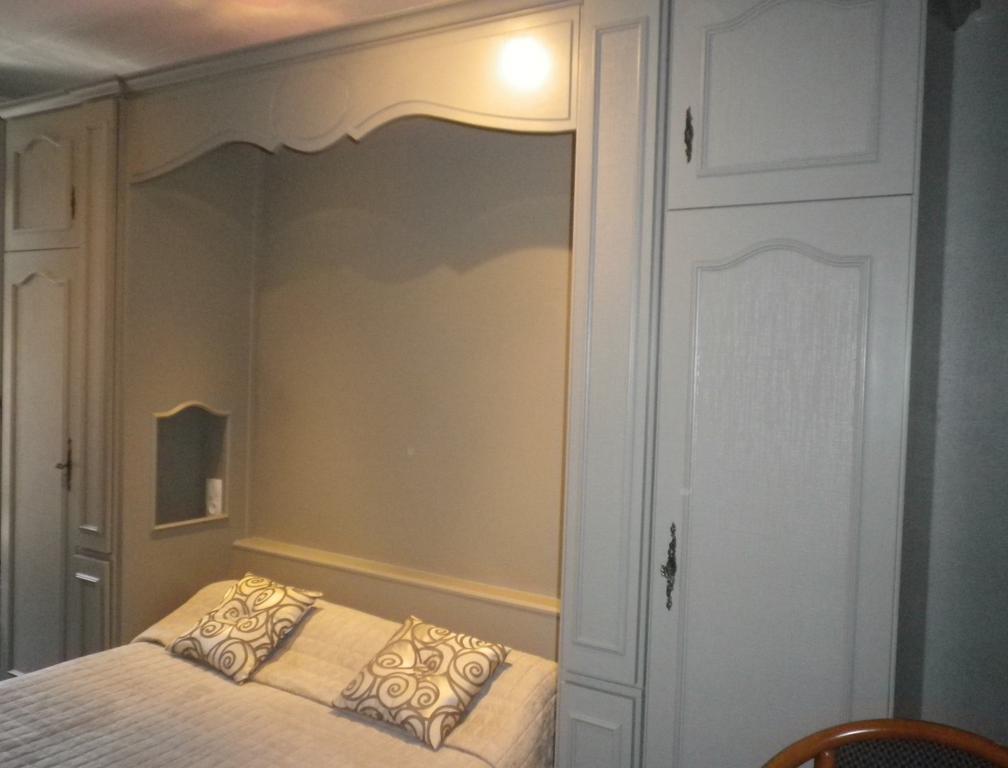 Hotel Des Vosges 5 Rue De La Gare Obernai Room photo