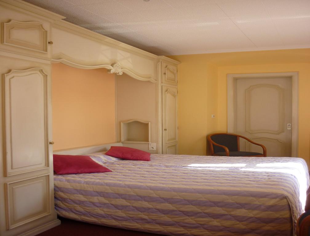 Hotel Des Vosges 5 Rue De La Gare Obernai Room photo